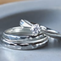 結婚指輪と婚約指輪の[spのみ改行]セットリング