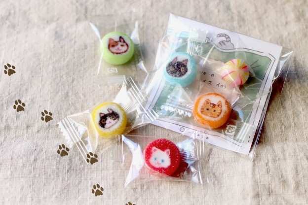 2：3_ノベルティ写真2_足あとあり